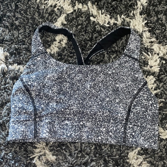 Lululemon sports bra - Picture 1 of 3